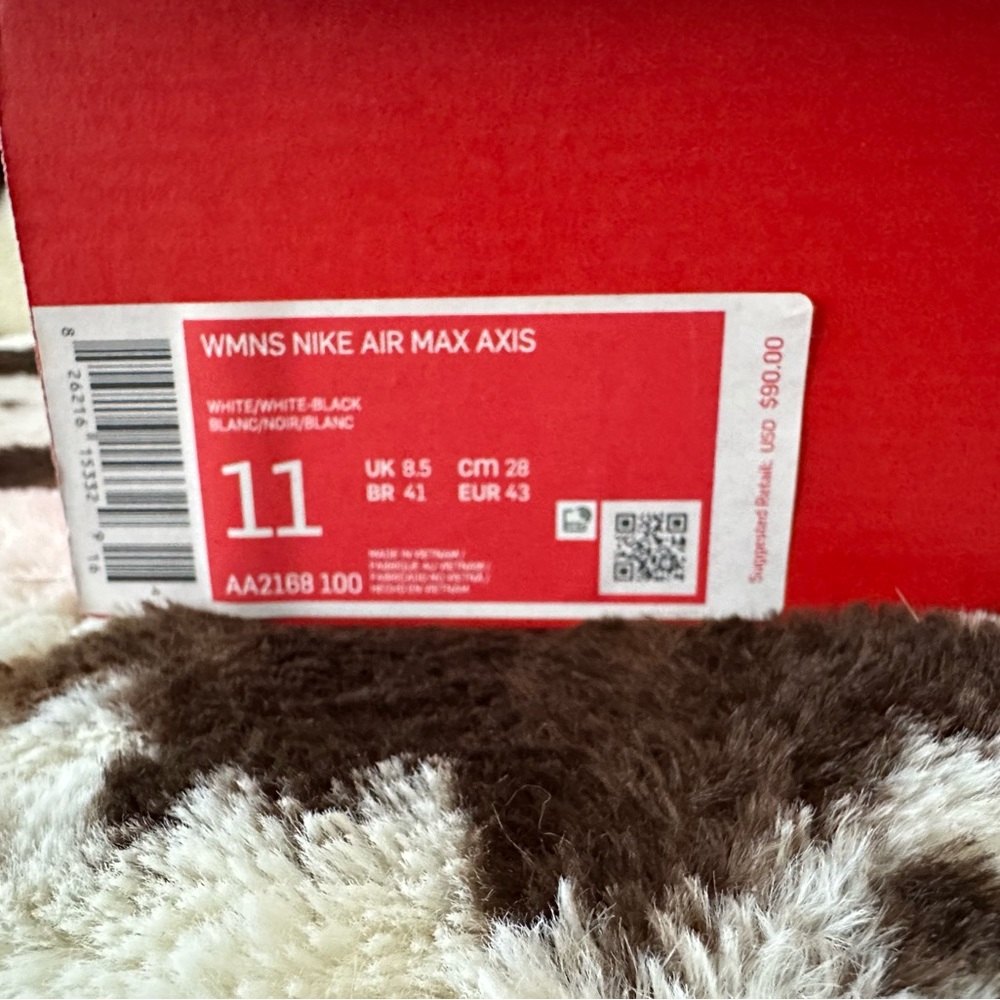 Women’s Nike Air Max Axis